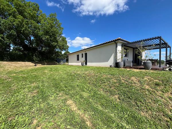 Maison récente de 2023 avec vue panoramique ? 92 m² habitables sur 1482 m² de terrain