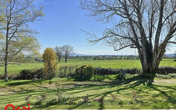 Maison à vendre    6 pièces •  Montmarault