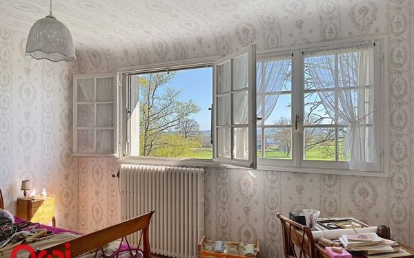 Maison à vendre    6 pièces •  Montmarault