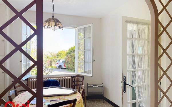 Maison à vendre    6 pièces •  Montmarault