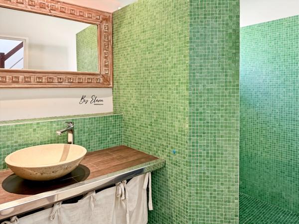 À VENDRE – MAISON DE PLAIN-PIED AVEC COMBLES AMENAGES – QUARTIER DU GOLF - VUE GOLF, PISCINE & JARDIN – BUSSY-SAINT-GEORGES