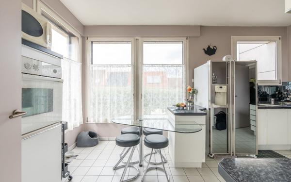 Appartement à vendre    4 pièces • 140,21 m2 Joinville-le-Pont