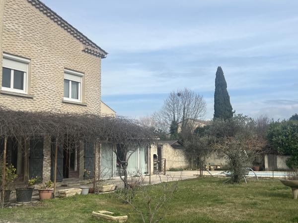 Pernes-les-Fontaines (84210) PERNES LES FONTAINES - Maison familiale 220 m² habitables – appartement indépendant – jardin avec piscine – à
