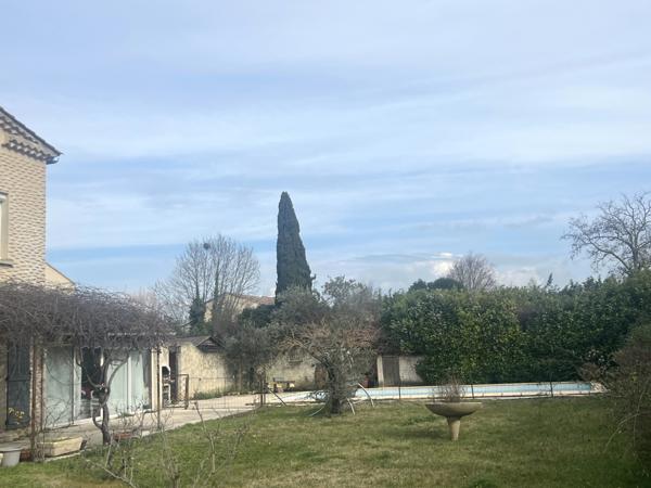 Pernes-les-Fontaines (84210) PERNES LES FONTAINES - Maison familiale 220 m² habitables – appartement indépendant – jardin avec piscine – à