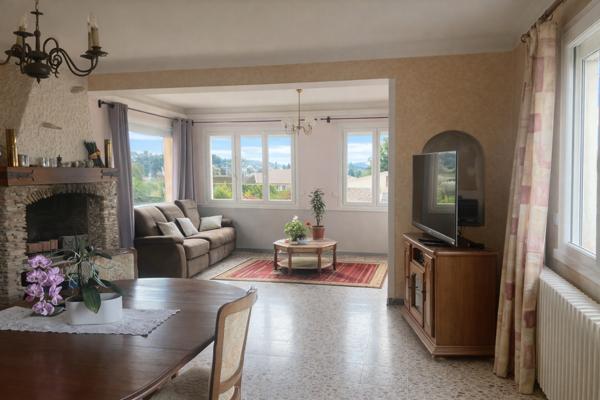 Pernes-les-Fontaines (84210) PERNES LES FONTAINES - Maison familiale 220 m² habitables – appartement indépendant – jardin avec piscine – à