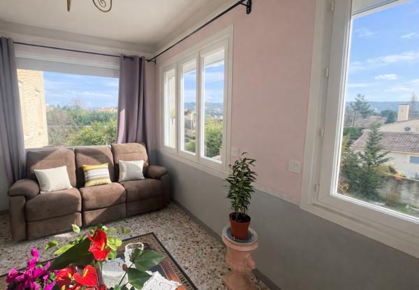 Pernes-les-Fontaines (84210) PERNES LES FONTAINES - Maison familiale 220 m² habitables – appartement indépendant – jardin avec piscine – à