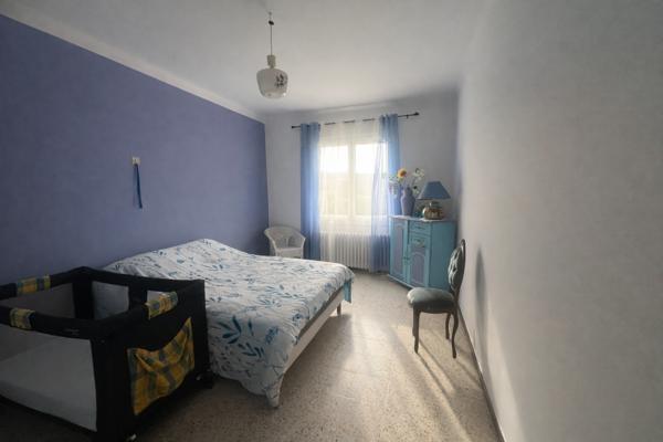 Pernes-les-Fontaines (84210) PERNES LES FONTAINES - Maison familiale 220 m² habitables – appartement indépendant – jardin avec piscine – à