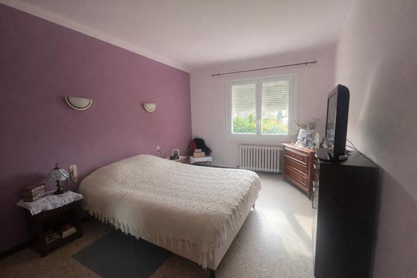 Pernes-les-Fontaines (84210) PERNES LES FONTAINES - Maison familiale 220 m² habitables – appartement indépendant – jardin avec piscine – à