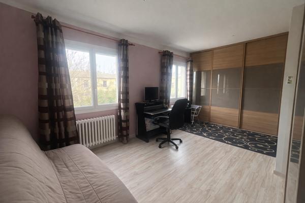 Pernes-les-Fontaines (84210) PERNES LES FONTAINES - Maison familiale 220 m² habitables – appartement indépendant – jardin avec piscine – à