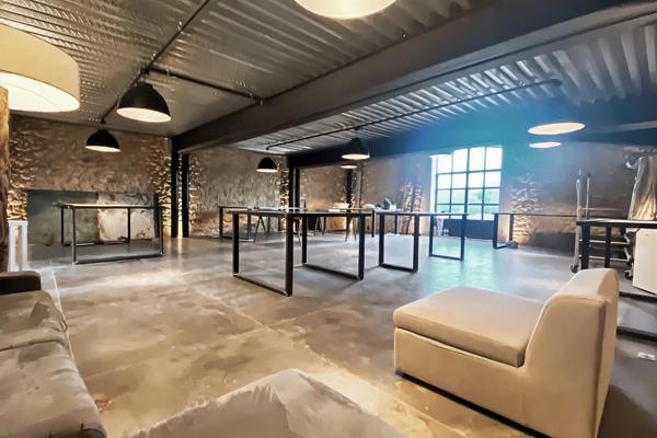 Local/bureau à louer AIX EN PROVENCE (13)dans ancien chai viticole du XVIIIe – 132 m²