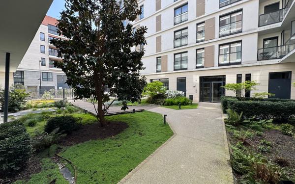 Appartement à louer    1 pièce • 24,52 m2 Joinville-le-Pont