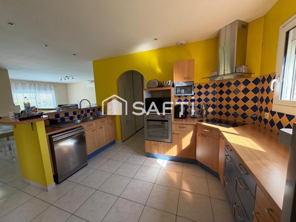 Vivez au calme dans le quartier prisé du Perget, avec piscine et jardin sans vis-à-vis