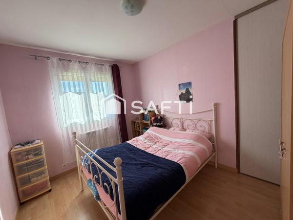 Vivez au calme dans le quartier prisé du Perget, avec piscine et jardin sans vis-à-vis