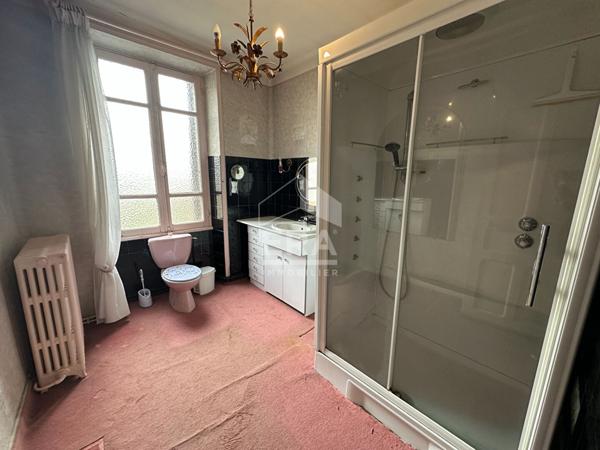 ST MAUR CENTRE BOURG