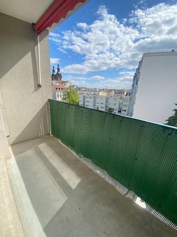 Charmant appartement 2 pièces à vendre à Mulhouse, dernier étage avec balcon , garage et cave