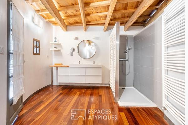 Demeure de caractère avec jardin et piscine