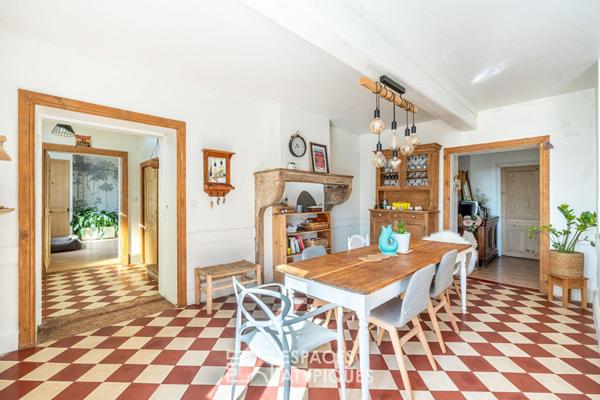 Demeure de caractère avec jardin et piscine