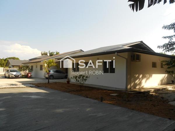 Villa récente construite à la chaumière