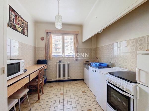 Appartement à vendre à Amélie-Les-Bains Palalda, 56m², 2 pièces ,avec terrasse, parking , garage et cave