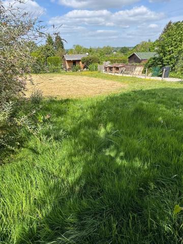Villiers-sur-Morin (77580) TERRAIN CONSTRUCTIBLE NON VIABILISE 448M²