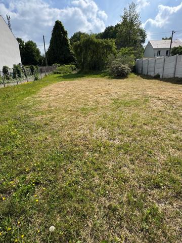Villiers-sur-Morin (77580) TERRAIN CONSTRUCTIBLE NON VIABILISE 448M²
