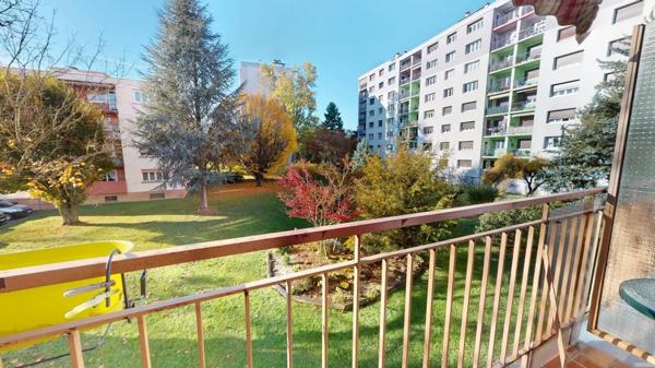 Spacieux 2/3 pièces avec double balcon, cave et garage – Koenigshoffen