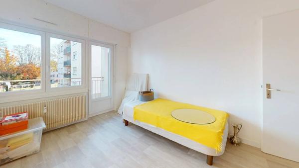 Spacieux 2/3 pièces avec double balcon, cave et garage – Koenigshoffen