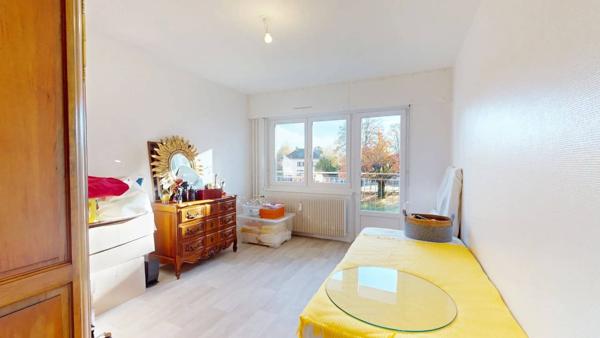 Spacieux 2/3 pièces avec double balcon, cave et garage – Koenigshoffen