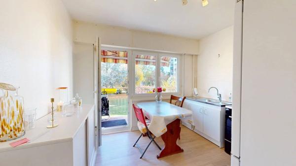 Spacieux 2/3 pièces avec double balcon, cave et garage – Koenigshoffen