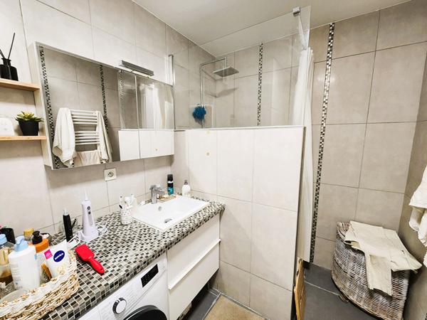 Superbe 2 pièces avec véranda et parking à Wissous