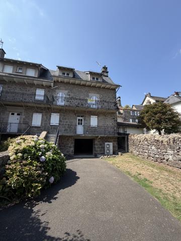 MAISON VIC SUR CERE