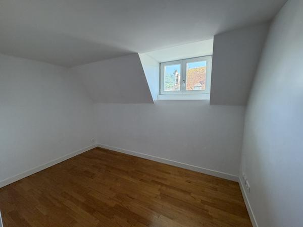 MAISON VIC SUR CERE