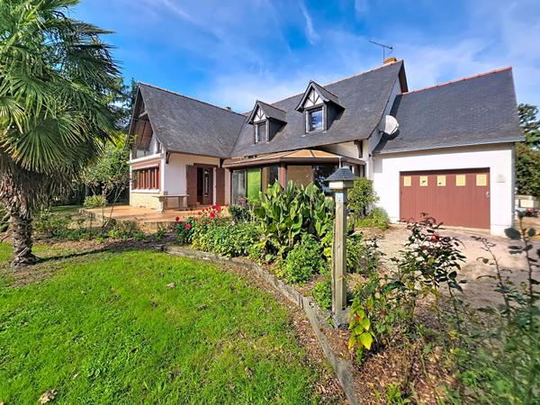 Maison A VENDRE à Belligné, grand terrain de plus de 9000m², maison familiale, grande pièce de vie