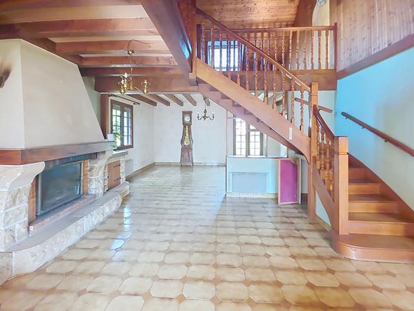 Maison A VENDRE à Belligné, grand terrain de plus de 9000m², maison familiale, grande pièce de vie