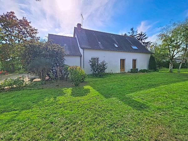 Maison A VENDRE à Belligné, grand terrain de plus de 9000m², maison familiale, grande pièce de vie