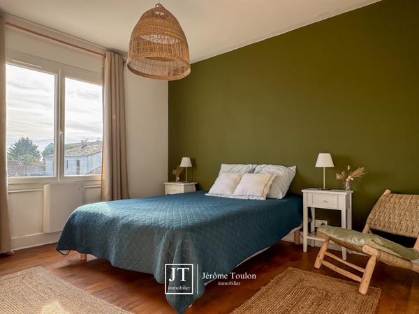 Maison
                                                                                                                                                                                                                                                                                                                        4 pièce(s)                                                                                                                                                                                                          3 chambre(s)                                                                                                                                                                                                          99  m²