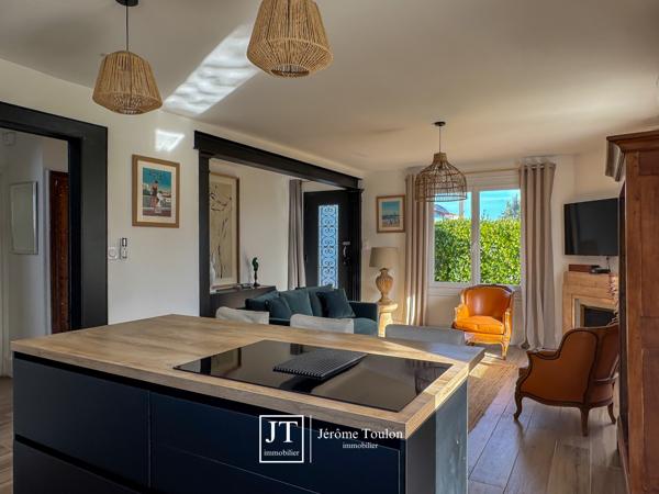 Maison
                                                                                                                                                                                                                                                                                                                        4 pièce(s)                                                                                                                                                                                                          3 chambre(s)                                                                                                                                                                                                          99  m²