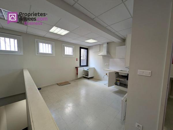 13015 MARSEILLE - Murs, Bureaux  266 m², Quartier Capitaine Gèze