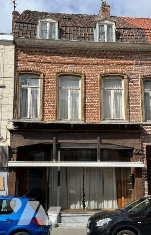 En EXCLUSIVITE chez votre NOTAIRE ! À VENDRE A HAZEBROUCK 59190 - IMMEUBLE env. 200M² SH à RÉNO...
