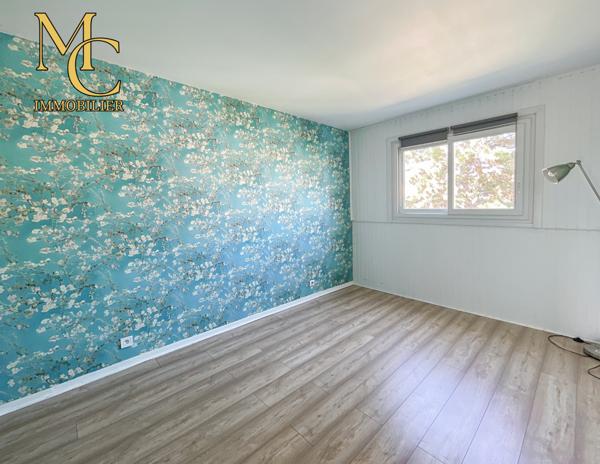 Montigny-le-Bretonneux (78180) Appartement Duplex 75 m² en dernier étage terrasse