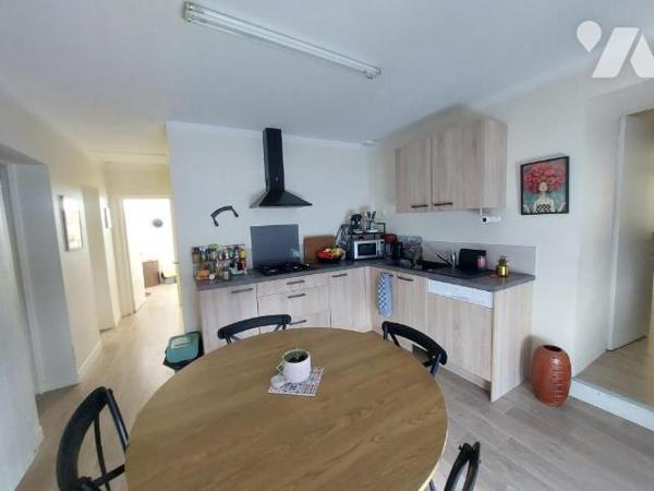 A VENDRE - IMMEUBLE LOCATIF - COSSE LE VIVIEN 