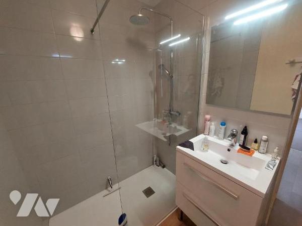 A VENDRE - IMMEUBLE LOCATIF - COSSE LE VIVIEN 