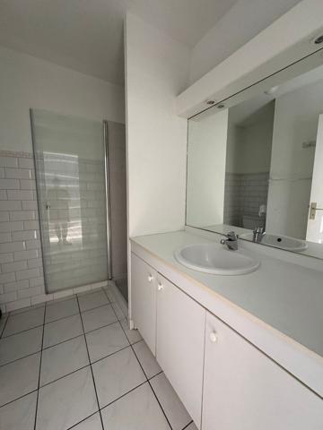 Appartement 1 pièce à louer La Rochelle - 17000 / Réf: 2441