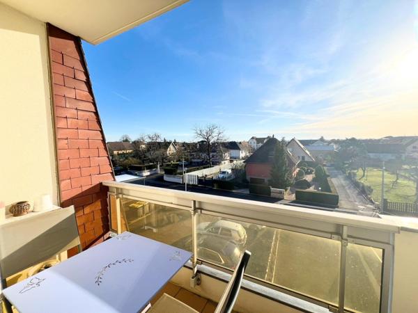 Appartement T3 au dernier étage avec cave et place de parking intérieur.