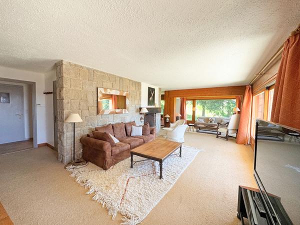 FONT ROMEU - Propriété d'exception au coeur de la station : Chalet 12 pièces - 288 m² hab. de caractère sur 2 221 m² de terrain constructible