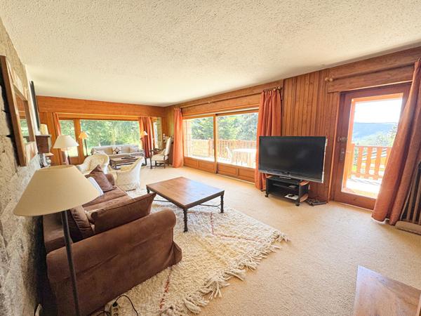FONT ROMEU - Propriété d'exception au coeur de la station : Chalet 12 pièces - 288 m² hab. de caractère sur 2 221 m² de terrain constructible