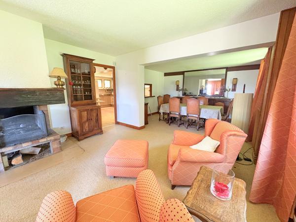 FONT ROMEU - Propriété d'exception au coeur de la station : Chalet 12 pièces - 288 m² hab. de caractère sur 2 221 m² de terrain constructible