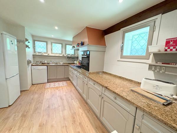 FONT ROMEU - Propriété d'exception au coeur de la station : Chalet 12 pièces - 288 m² hab. de caractère sur 2 221 m² de terrain constructible