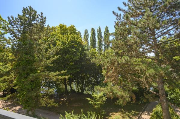 ILLKIRCH Beau Trois Pièces Au Calme, Triples Balcons, Garage, Cave