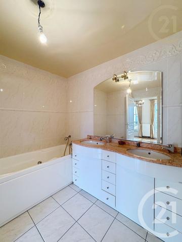 Appartement F4 à vendre  4 pièces - 108,68 m2 ST FARGEAU PONTHIERRY - 77